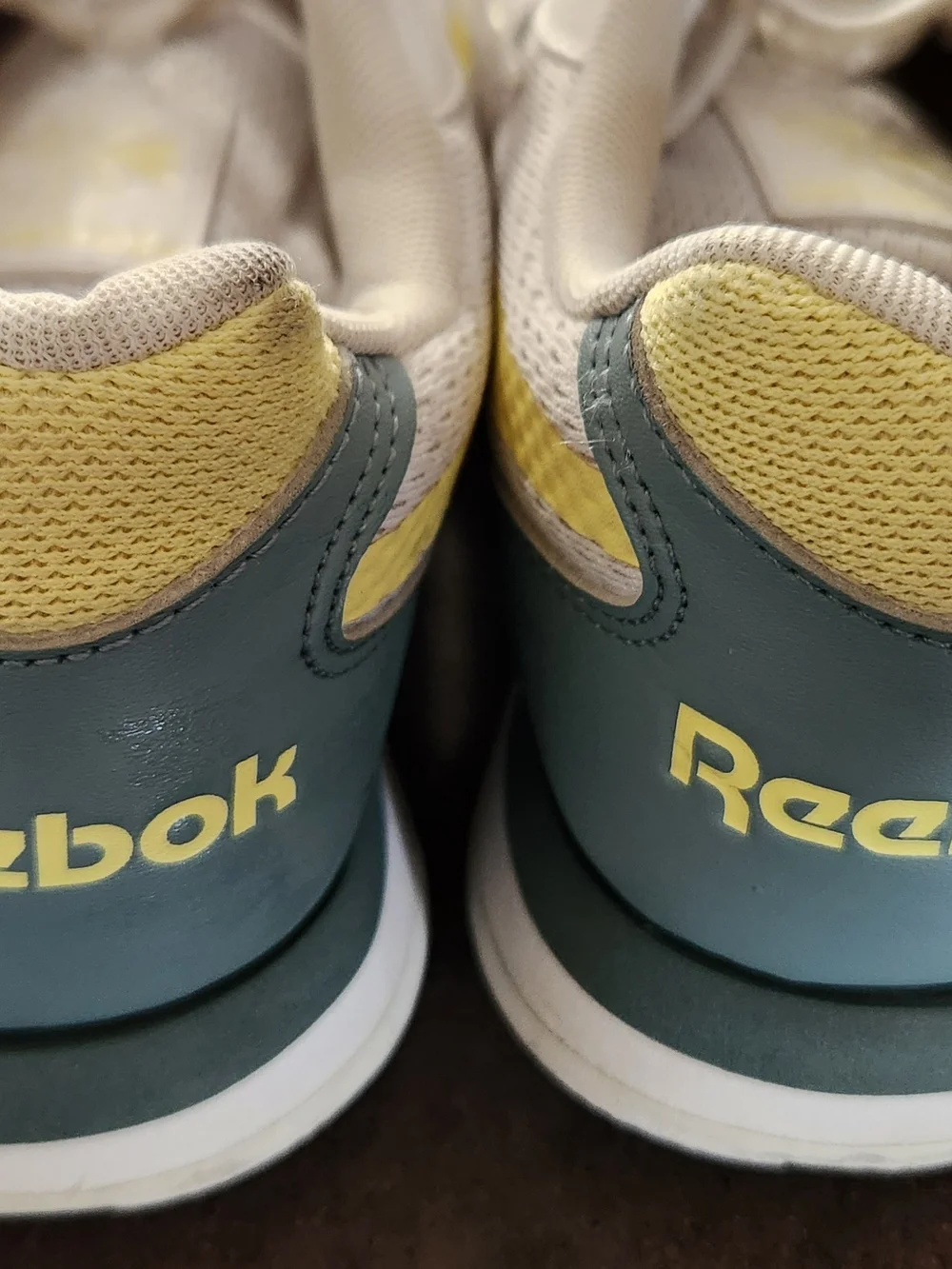 Reebok Classic Leather Legacy Sneakers Size 7.5 Women's Yellow And White
